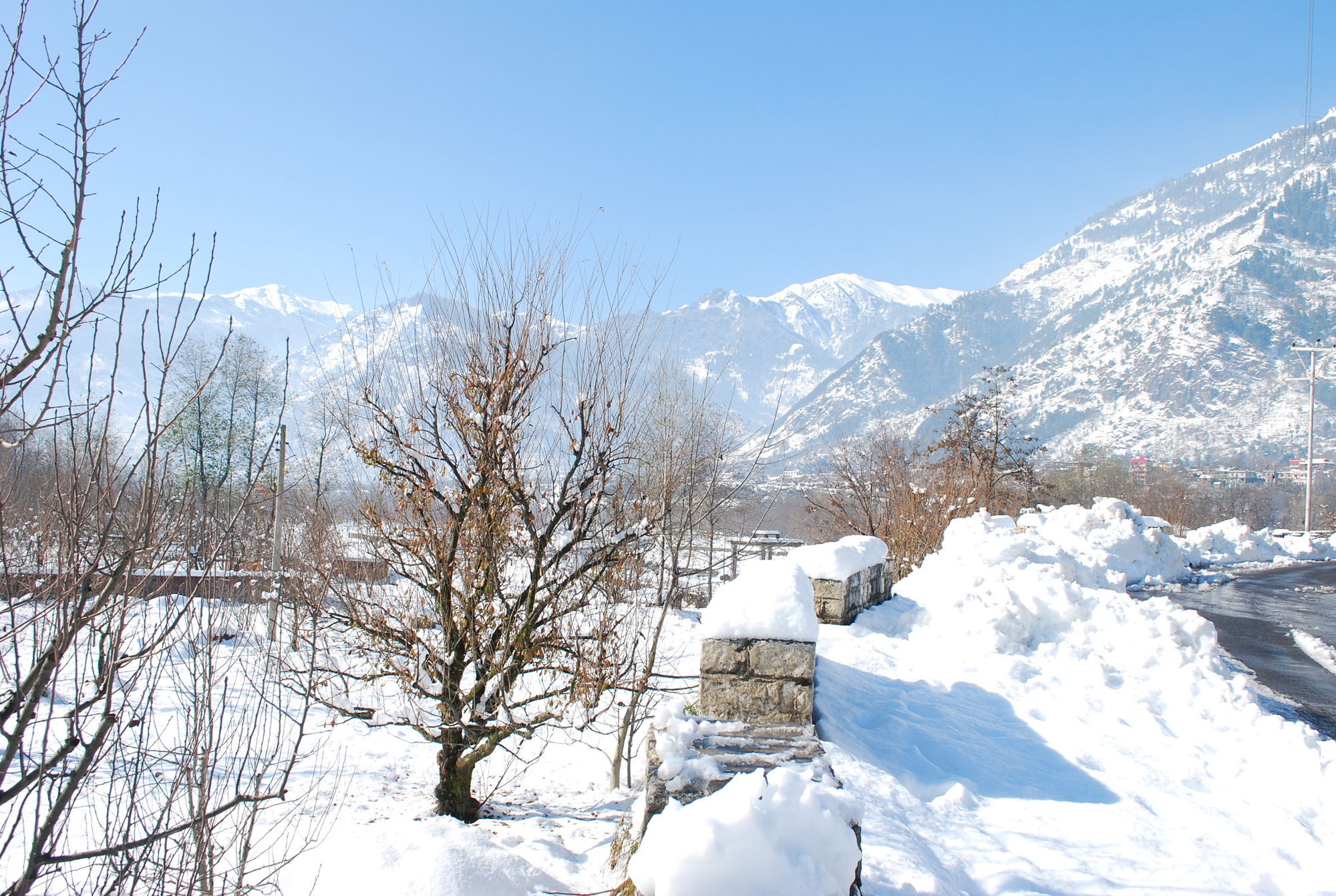 Adb Rooms Snow Touch Resort Manāli Екстериор снимка