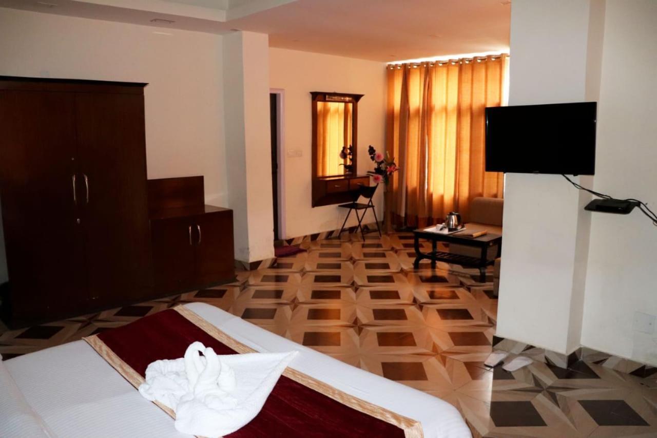 Adb Rooms Snow Touch Resort Manāli Екстериор снимка